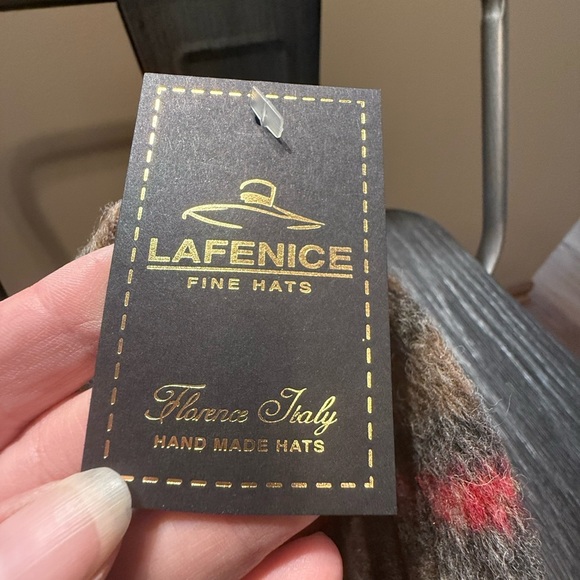 LAFENICE Cozy Red and Brown Plaid Women's Hat Made In Italy - Picture 5 of 8